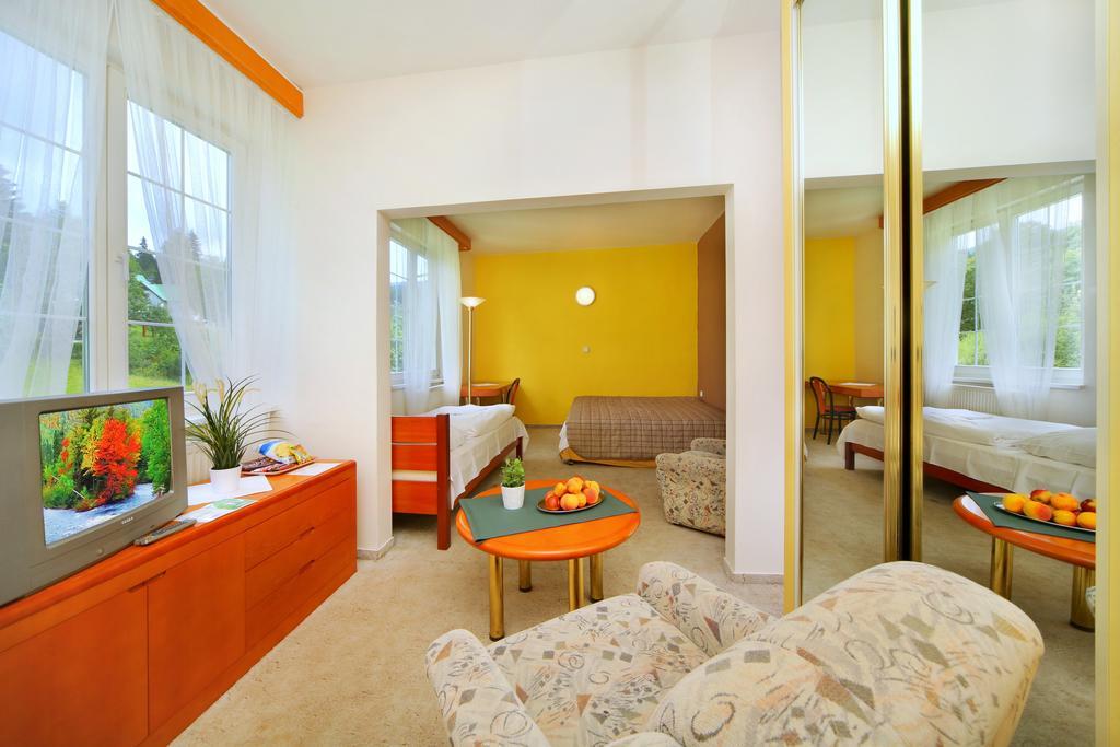 Palace Club Spindleruv Mlyn Room photo