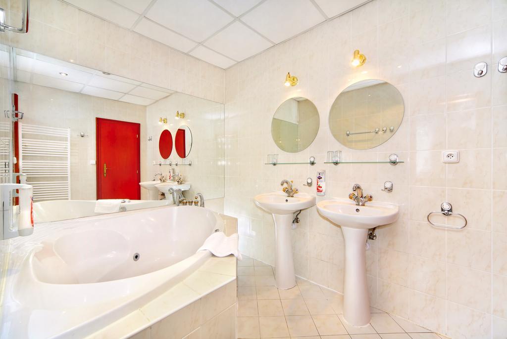 Palace Club Spindleruv Mlyn Room photo