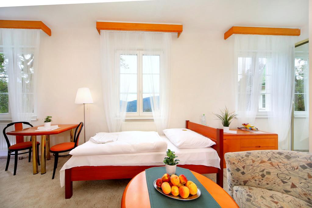 Palace Club Spindleruv Mlyn Room photo