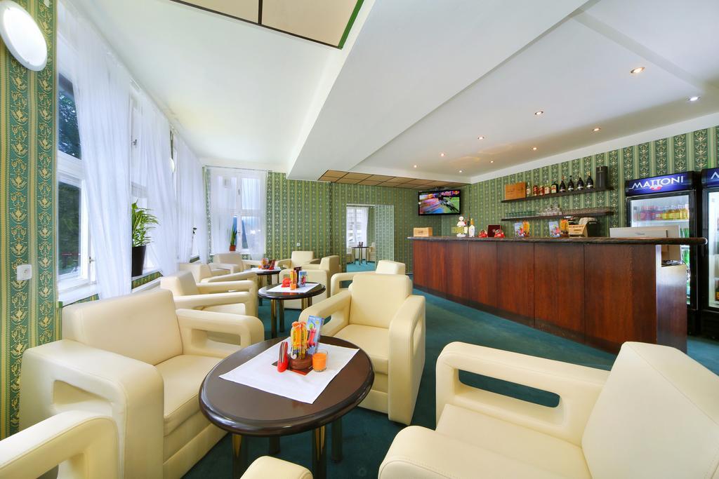 Palace Club Spindleruv Mlyn Exterior photo