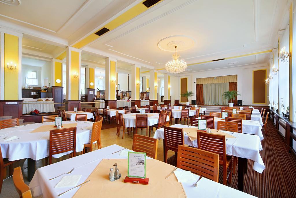 Palace Club Spindleruv Mlyn Exterior photo